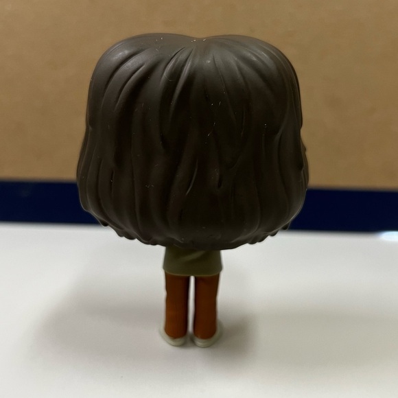 Funko POP! Television - Stranger Things - Joyce with Lights #436 Vinyl Figure - Picture 5 of 7